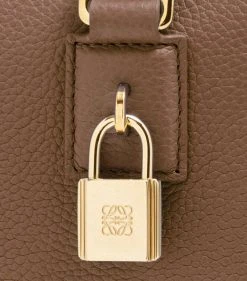 LOEWE Leather Amazona 23 Top-Handle Bag CACAO Top Handle Bags -LOEWE Sales loewe leather amazona 23 top handle bag 17583071 36920174 1000