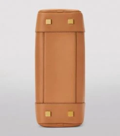 LOEWE Leather Amazona 28 Top-Handle Bag WARM DESERT Top Handle Bags 11 LOEWE Leather Amazona 28 Top-Handle Bag WARM DESERT Top Handle Bags -LOEWE Sales loewe leather amazona 28 top handle bag 17338657 35658742 1000