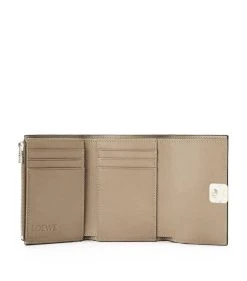 LOEWE Leather Anagram Vertical Wallet SAND Wallets -LOEWE Sales loewe leather anagram vertical wallet 16905331 33534394 1000