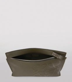 LOEWE Leather Embossed Anagram T Pouch DARK KHAKI GREEN Pouches 7 LOEWE Leather Embossed Anagram T Pouch DARK KHAKI GREEN Pouches -LOEWE Sales loewe leather embossed anagram t pouch 17455002 36070744 1000