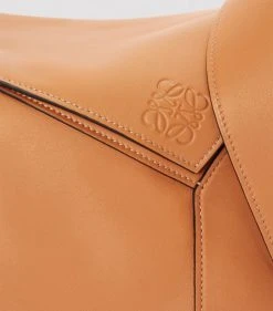 LOEWE Leather Puzzle Shoulder Bag WARM DESERT Messenger Bags 17 LOEWE Leather Puzzle Shoulder Bag WARM DESERT Messenger Bags -LOEWE Sales loewe leather puzzle shoulder bag 17581363 36783441 1000