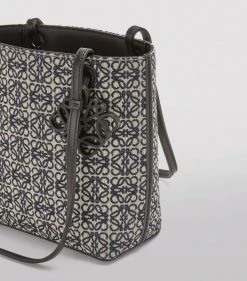 LOEWE Square Anagram Tote Bag NAVY/BLACK Tote Bags 11 LOEWE Square Anagram Tote Bag NAVY/BLACK Tote Bags -LOEWE Sales loewe square anagram tote bag 17581306 36548944 1000