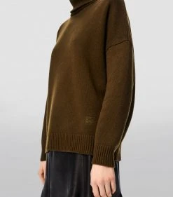 LOEWE TURTLENECK CASHMERE SWEATER KHAKI GREEN Sweaters 11 LOEWE TURTLENECK CASHMERE SWEATER KHAKI GREEN Sweaters -LOEWE Sales loewe turtleneck cashmere sweater 15801185 29335303 1000