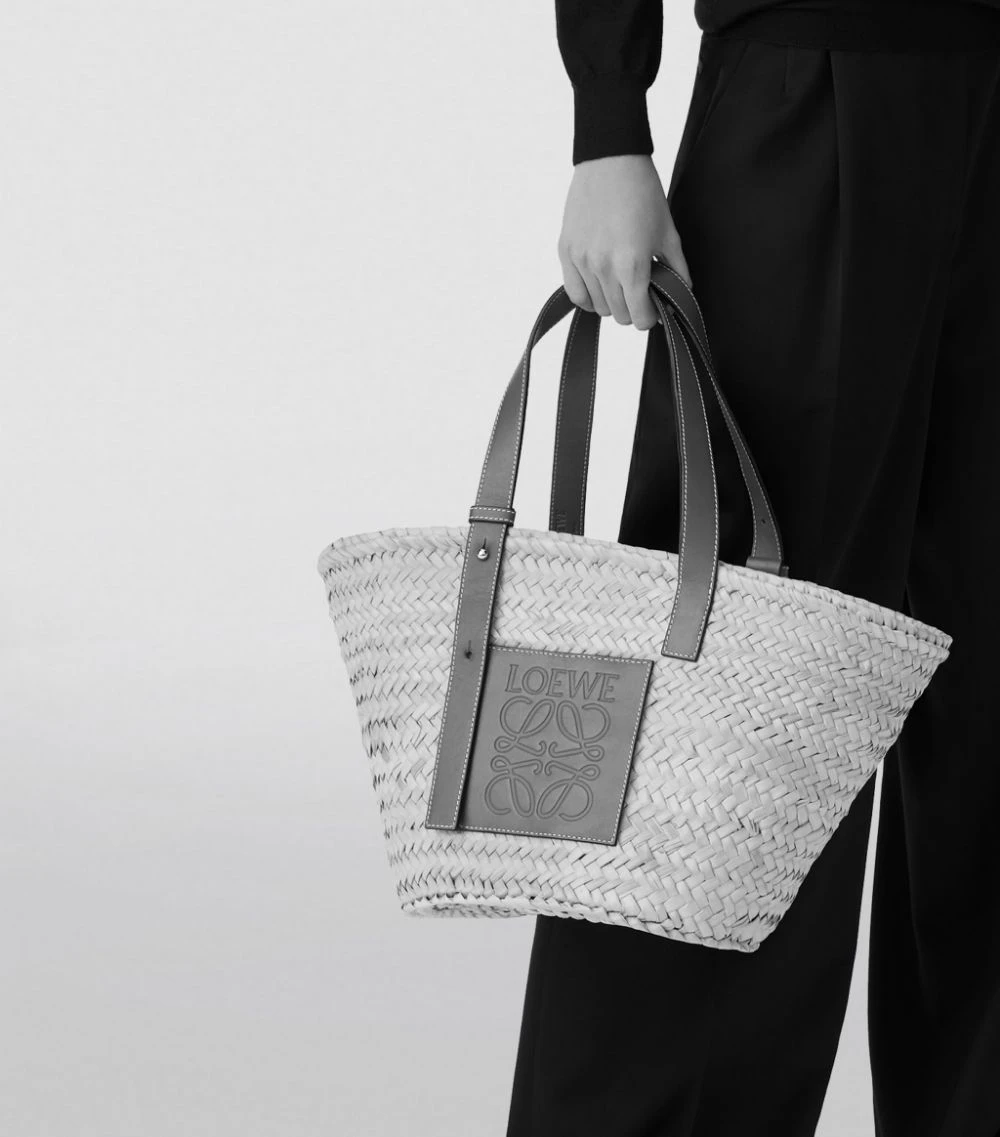 LOEWE x Paula’s Ibiza Anagram Basket Bag NATURAL/WHITE Bucket Bags 4 LOEWE x Paula’s Ibiza Anagram Basket Bag NATURAL/WHITE Bucket Bags - Image 2